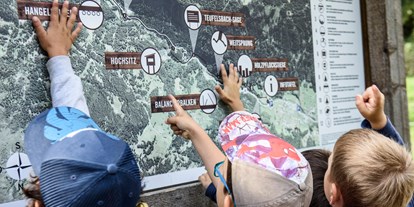 Ausflug mit Kindern - Themenschwerpunkt: Klettern - Wald am Arlberg - Erlebnisweg Litzbach vom Silbertal im Montafon