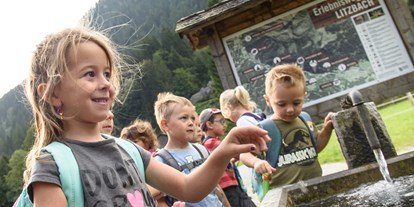 Ausflug mit Kindern - Themenschwerpunkt: Abenteuer - PLZ 7212 (Schweiz) - Erlebnisweg Litzbach vom Silbertal im Montafon