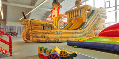 Ausflug mit Kindern - Sportanlage: Fußballplatz - Arnstadt - YOKI AHORN Kinderspielwelt  - YOKI AHORN Tobe-Paradies
