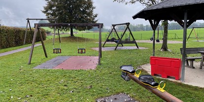 Ausflug mit Kindern - Alter der Kinder: 1 bis 2 Jahre - Bayerisch Gmain - Ein Teil des Spielplatzes - Spielplatz Eugendorf