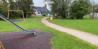Trip with children - Alter der Kinder: 6 bis 10 Jahre - Sankt Leonhard (Grödig) - Spielplatz Seekirchen am Wallersee