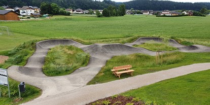 Ausflug mit Kindern - Ausflugsziel ist: ein Spielplatz - Seekirchen am Wallersee - Generationenpark Pischelsdorf