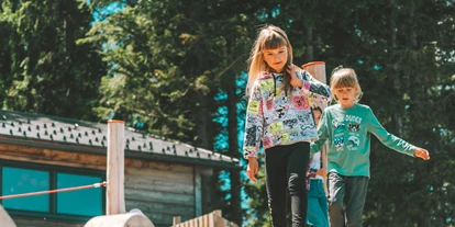 Ausflug mit Kindern - Ausflugsziel ist: eine Sportanlage - Kernhof - Spielplatz - Waldseilgarten Hirschenkogel