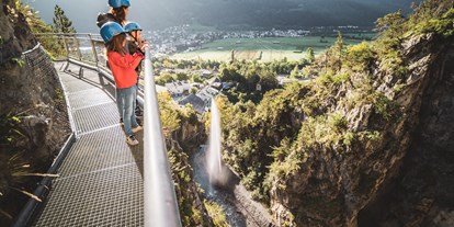 Ausflug mit Kindern - Ausflugsziel ist: ein Naturerlebnis - Tirol - Aussichtsplattform - Zammer Lochputz