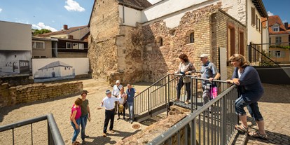 Ausflug mit Kindern - sehenswerter Ort: Ruine - Speyer - Führung im Judenhof Speyer - SchUM Speyer Judenhof -  UNESCO Weltkulturerbe