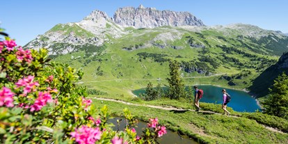 Ausflug mit Kindern - öffentliche Verkehrsmittel - Wald am Arlberg - Das Gebiet rund um Formarinsee und Rote Wand eignet sich perfekt für aussichtsreiche Wanderungen. - Formarinsee und Rote Wand