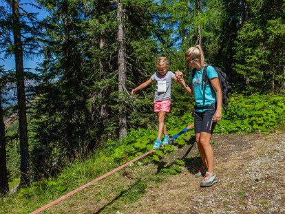 Ausflug mit Kindern - Ausflugsziel ist: ein Freizeitpark - Österreich - Kindererlebnisweg & Water Zorbing 