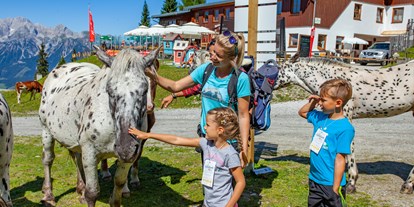 Ausflug mit Kindern - Themenschwerpunkt: Action - PLZ 8992 (Österreich) - Kindererlebnisweg & Water Zorbing 