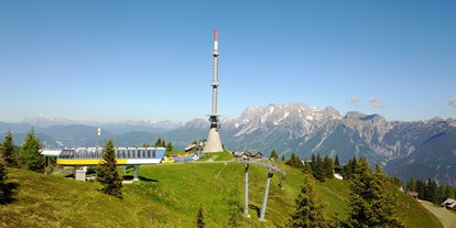 Ausflug mit Kindern - Ausflugsziel ist: ein Weg - PLZ 8965 (Österreich) - Senderplateau am Hauser Kaibling mit Blick auf das Dachsteinmassiv - Streichelzoo und Disc Golf Parcours 