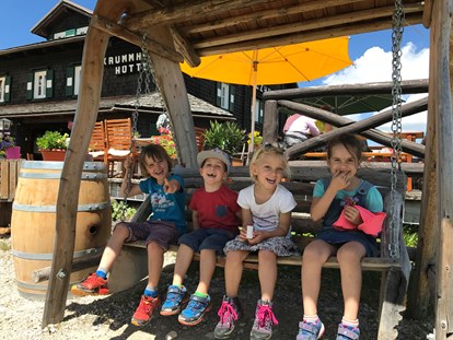 Ausflug mit Kindern - Umgebungsschwerpunkt: Land - Steiermark - Kinder-Erlebnisse und regionale Kulinarik am Hauser Kaibling - Streichelzoo und Disc Golf Parcours 