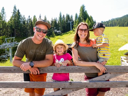 Ausflug mit Kindern - Dauer: mehrtägig - Ramsau am Dachstein - Streichelzoo und Disc Golf Parcours 