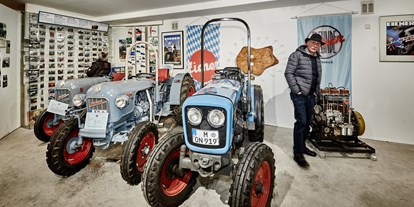 Ausflug mit Kindern - Kinderwagen: vollständig geeignet - Münchner Umland - Eicher-Schmalspurschlepper - Eicher-Traktoren-Museum