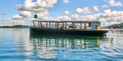 Ausflug mit Kindern - Ausflugsziel ist: eine Schifffahrt - In der Hochsaison verkehrt die "Seenland" beinahe täglich zwischen dem Mattsee und Obertrumersee auf einer bestimmten Route. Ein Ausflugstipp für alle Salzburg-UrlauberInnen und bei beinahe jedem Wetter! - Seenland Schifffahrt - Mattsee und Obertrumer See