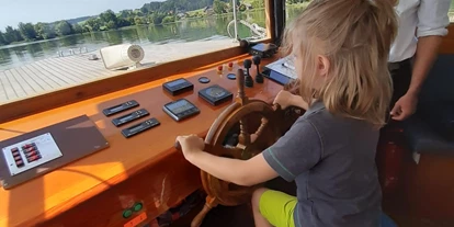 Ausflug mit Kindern - erreichbar mit: Bus - Kleinberg (Nußdorf am Haunsberg) - Kapitänin - Seenland Schifffahrt - Mattsee und Obertrumer See