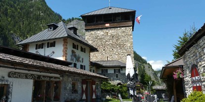 Ausflug mit Kindern - sehenswerter Ort: Turm - Leogang - Burg Klammstein im Sommer - Historie-Erlebnis Burg Klammstein