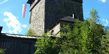 Trip with children - sehenswerter Ort: Turm - Vorderkleinarl - Historie-Erlebnis Burg Klammstein