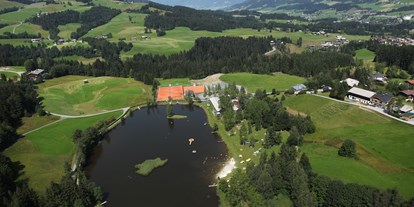 Ausflug mit Kindern - Parkmöglichkeiten - Schloßberg (Maria Alm am Steinernen Meer) - Der Lauchsee von oben. - Badesee Lauchsee