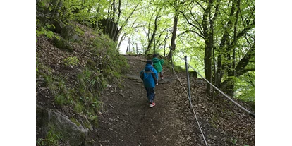 Ausflug mit Kindern - Weg: Erlebnisweg - Peilstein im Mühlviertel - Am Felsensteig - Felsensteig und Kettenturm