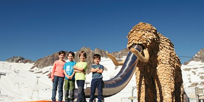 Ausflug mit Kindern - Witterung: Wechselhaft - Sölden (Sölden) - Mammut am Stubaier Gletscher
(c)Stubaier Gletscher/Andre Schönherr - Mammut Abenteuerspielplatz