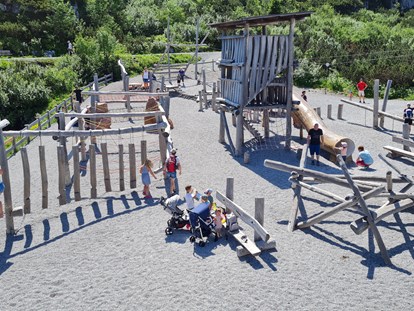 Ausflug mit Kindern - outdoor - Tirol - Triassic Park  Steinplatte Waidring