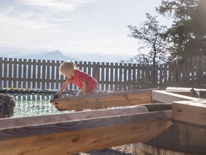 Ausflug mit Kindern - WC - Großgmain - Triassic Park  Steinplatte Waidring