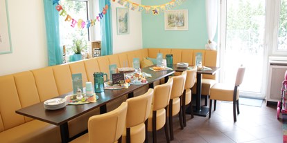 Ausflug mit Kindern - Ausflugsziel ist: ein Restaurant/Gasthaus - Großgmain - Mai Raum Café-Bistro-Take Away für Familien