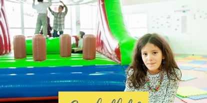 Ausflug mit Kindern - Ausflugsziel ist: ein Indoorspielplatz - Glarus-Stadt - Paradisimo 
