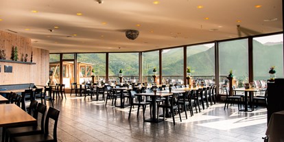 Ausflug mit Kindern - Witterung: Schönwetter - Ostschweiz - Restaurant im Hotel - Auf den Spuren des Drachen Glarnerzahn