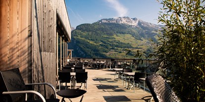 Ausflug mit Kindern - Parkmöglichkeiten - PLZ 7326 (Schweiz) - Terrasse Hotel - Auf den Spuren des Drachen Glarnerzahn