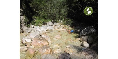Ausflug mit Kindern - Bad: Naturbad - Grödig - Unzählige Stellen laden zum Pritscheln ein.  - Aschauer Klamm bei Schneizlreuth