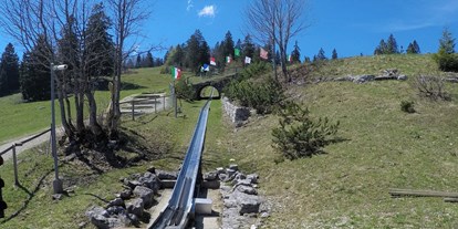 Ausflug mit Kindern - Witterung: Wechselhaft - PLZ 3210 (Schweiz) - Riesen-Rodelbahn