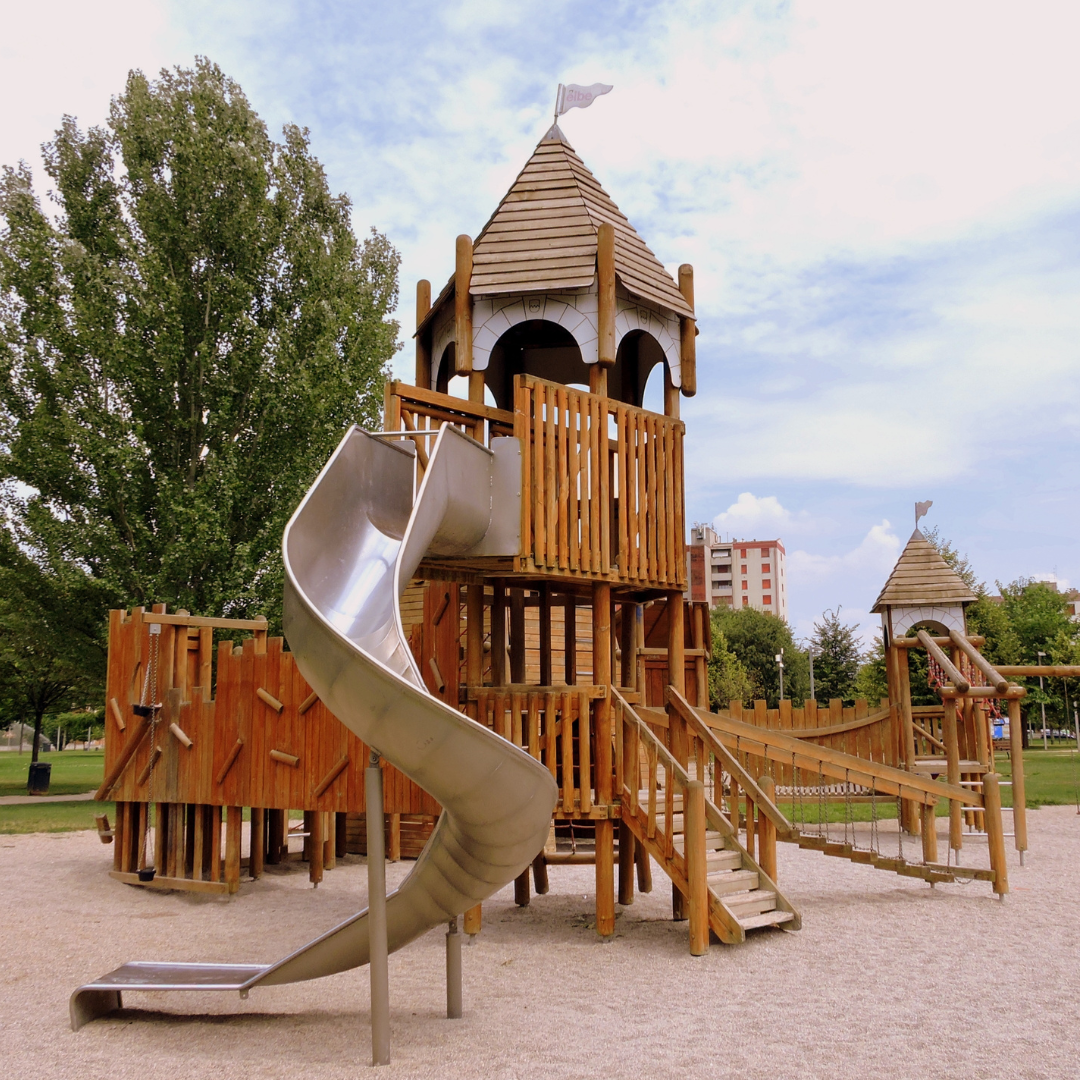 Destination d'excursion - Symbolbild für Ausflugsziel Spielplatz Schwarzenberg am Böhmerwald. Keine korrekte oder ähnlich Darstellung! - Spielplatz Schwarzenberg am Böhmerwald