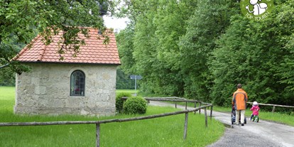 Ausflug mit Kindern - Ausflugsziel ist: eine Wanderung - Bruckmühl (Landkreis Rosenheim) - Durchs Kupferbachtal bei Glonn
