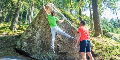 Ausflug mit Kindern - Witterung: Schönwetter - Bozen - Bouldergebiet Gsteier