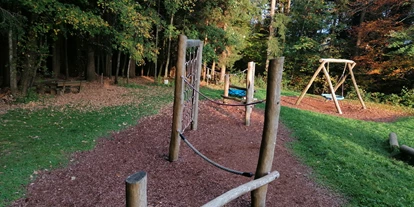 Ausflug mit Kindern - Ausflugsziel ist: ein Spielplatz - Sankt Leonhard (Grödig) - Wald Wissens Weg und Waldspielplatz Obertrum am See 