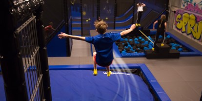 Ausflug mit Kindern - Ausflugsziel ist: ein Indoorspielplatz - Trampolinpark SprungFrei