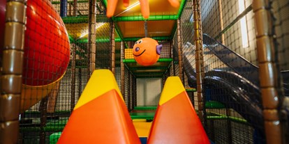 Ausflug mit Kindern - Parkmöglichkeiten - Maria Rain - Indoor Spielehaus am Klopeiner See
