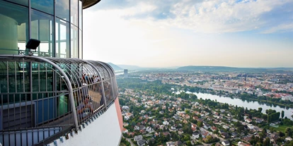 Ausflug mit Kindern - sehenswerter Ort: Turm - Wien Landstraße - Aussichtsterrasse auf 150m Höhe - Donauturm Wien