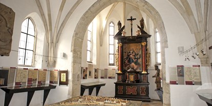 Ausflug mit Kindern - Kinderwagen: großteils geeignet - Buchberger Waldhütten - Kapelle von 1395 - Museum Horn - Höbarth- und Madermuseum