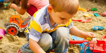Ausflug mit Kindern - Helfens - Symbolbild für Spielplatz Schlosgraben. Keine korrekte oder ähnlich Darstellung! - Spielplatz Schlosgraben