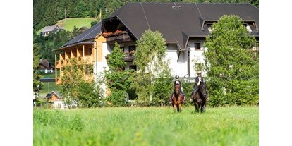 Ausflug mit Kindern - Witterung: Wechselhaft - Grintschach (Himmelberg, Glanegg) - Reiten am Trattlerhof - Trattlers Ponyfarm 