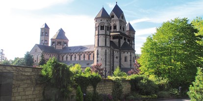 Ausflug mit Kindern - Ausflugsziel ist: ein Bad - Abteikirche - Maria Laach