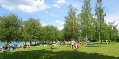 Ausflug mit Kindern - Ausflugsziel ist: ein sehenswerter Ort - Zell (Nußdorf am Attersee) - Naturstrand Wasswiese am Wolfgangsee - Naturstrand Wasswiese
