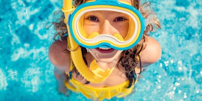 Ausflug mit Kindern - Themenschwerpunkt: Schwimmen - Heilberscheid - Symbolbild für unseren Bäder-Tipp: Erlebnisbad! - Erlebnisbad