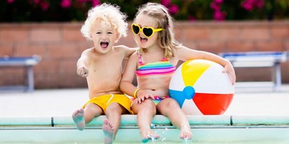 Ausflug mit Kindern - Themenschwerpunkt: Schwimmen - Gräfendhron - Symbolbild für unseren Bäder-Tipp: Erlebnisfreibad! - Erlebnisfreibad