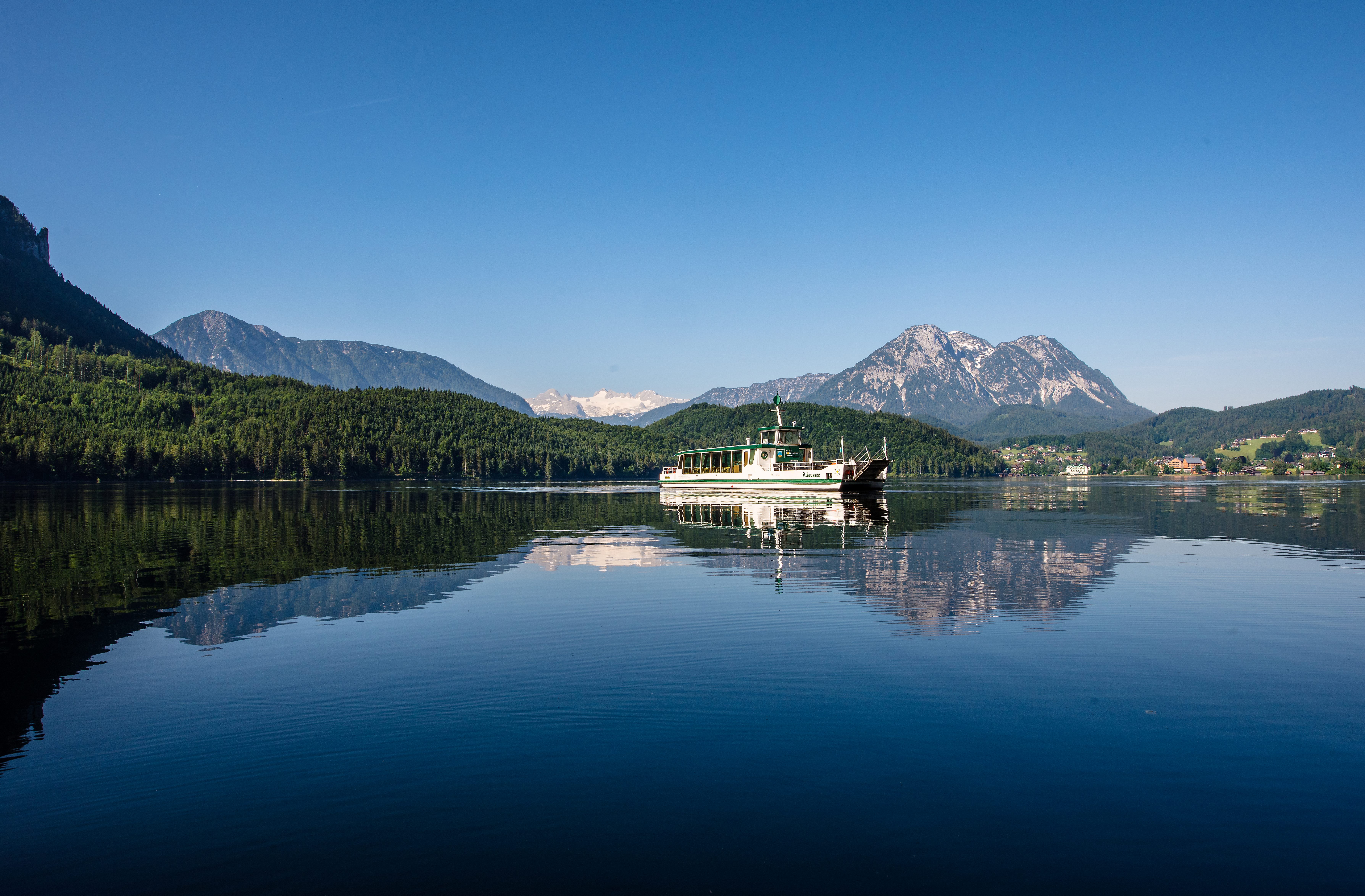 Ausflugsziel - SCHIFFAHRT AM ALTAUSSEER-SEE