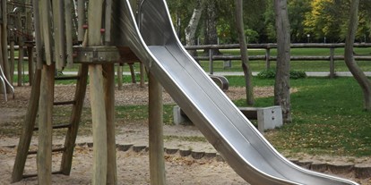 Ausflug mit Kindern - Spielplatz im Park Hellbrunn