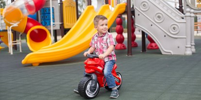 Ausflug mit Kindern - Ausflugsziel ist: ein Freizeitpark - Bad Vöslau - Playworld Wien Kids Area