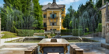 Ausflug mit Kindern - Ausflugsziel ist: ein Spielplatz - Sankt Leonhard (Grödig) - Wasserspiele: Fürstentisch - Schloss und Wasserspiele Hellbrunn