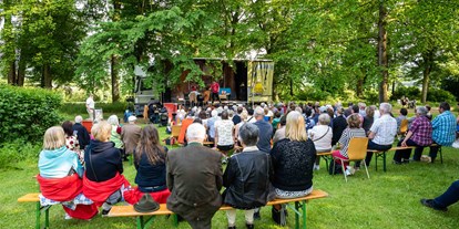 Ausflug mit Kindern - Veranstaltung: Show-Event - Niederranna (Mühldorf) - Das Pfingstrosen-Fest